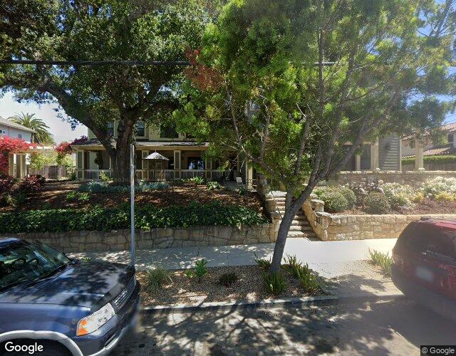 Exterior of Oak Cottage of Santa Barbara Memory Care