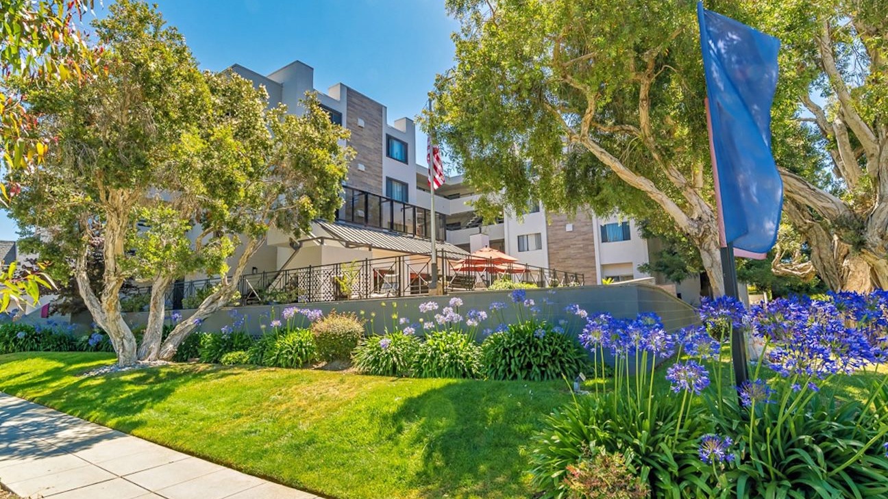 Burlingame Senior Living — photo 2