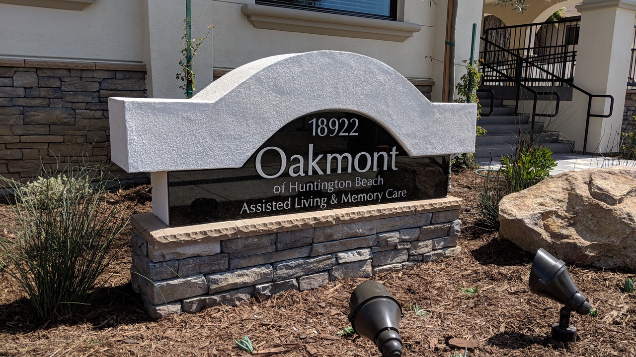Oakmont of Huntington Beach — photo 3