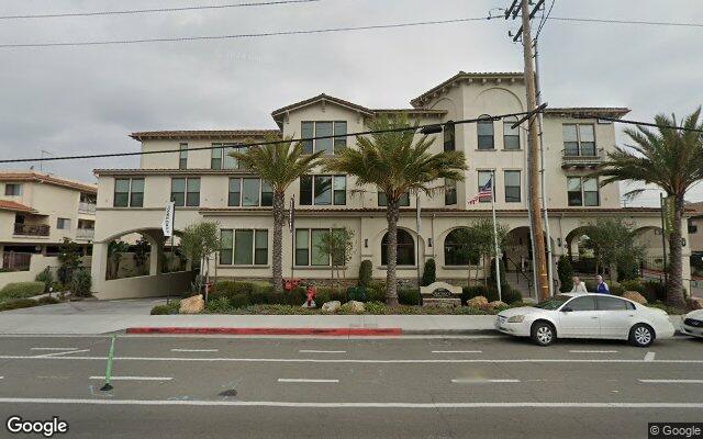 Exterior of Oakmont of Huntington Beach