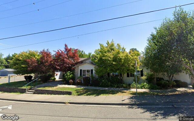 Exterior of Pacific Living Centers of Roseburg at Ramp
