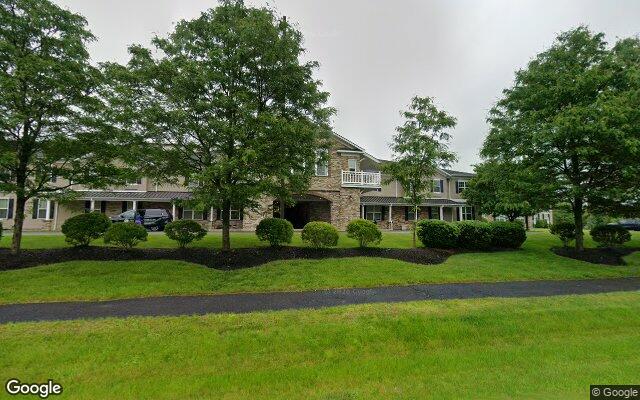 Exterior of Heather Glen Senior Living