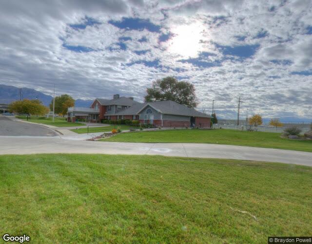 Exterior of Lake Ridge Senior Living - North