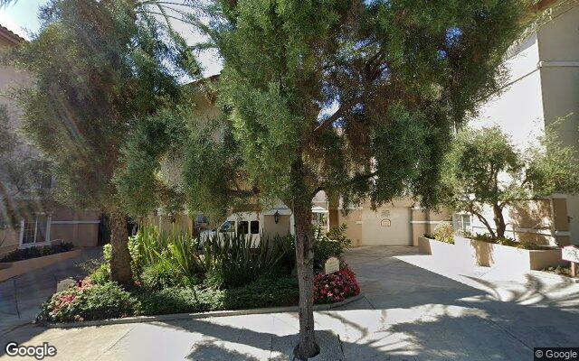 Exterior of Belmont Village Hollywood