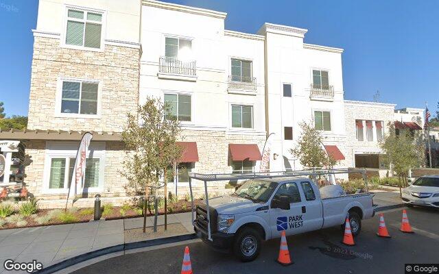 Exterior of Oakmont of Redwood City