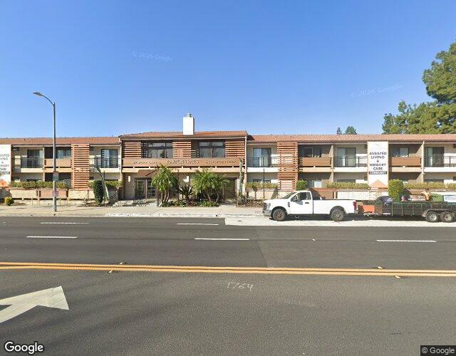 Exterior of Canyon Trails at Topanga Senior Living
