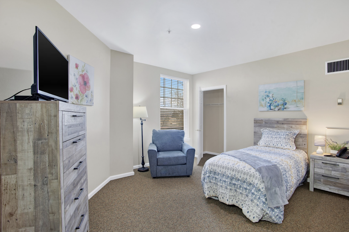 Juniper Village at South Hills — photo 4