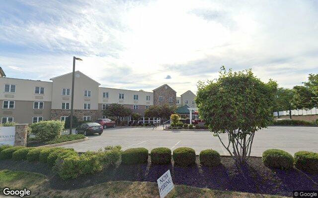 Exterior of Commonwealth Senior Living at Willow Grove
